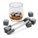 Whisky Steine Set - 12 Wiederverwendbare Basalt Eiswürfel, Zange + Stoffbeutel, Whiskey Ice Cubes Kühlsteine Bar Zubehör Cocktail Rocks Gin Stones Dekorationszubehör Geschenk Whiskysteine