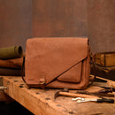 LEABAGS Johannesburg Umhängetasche aus echtem Büffel-Leder im Vintage Look (Camel)