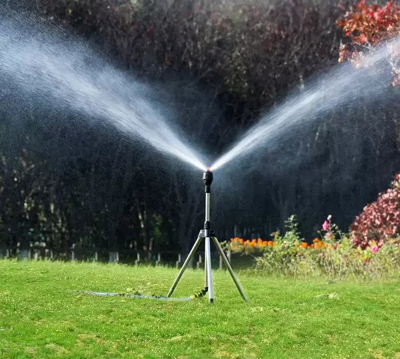 Rebolet | Gardexon – Sprühgerät 360° Edelstahl-Stativ – Gartenbewässerung