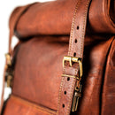 Leather Lane 'Ricardo' Rucksack Echtes Leder Vintage Roll Top Tagesrucksack für Damen und Herren Fahrradrucksack Kurierrucksack Laptoprucksack rollbar Naturleder Braun