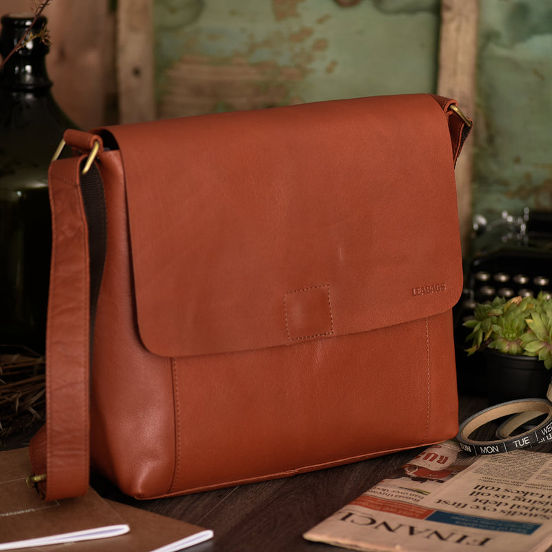 LEABAGS Ibarra Umhängetasche aus echtem Büffel-Leder im Vintage Look - Cognac