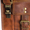 NAMA 'Fred' Kleine Umhängetasche Echtes Leder Schultertasche für Damen und Herren Messenger Bag Vintage Handtasche Multitasche Citytasche Naturleder Braun