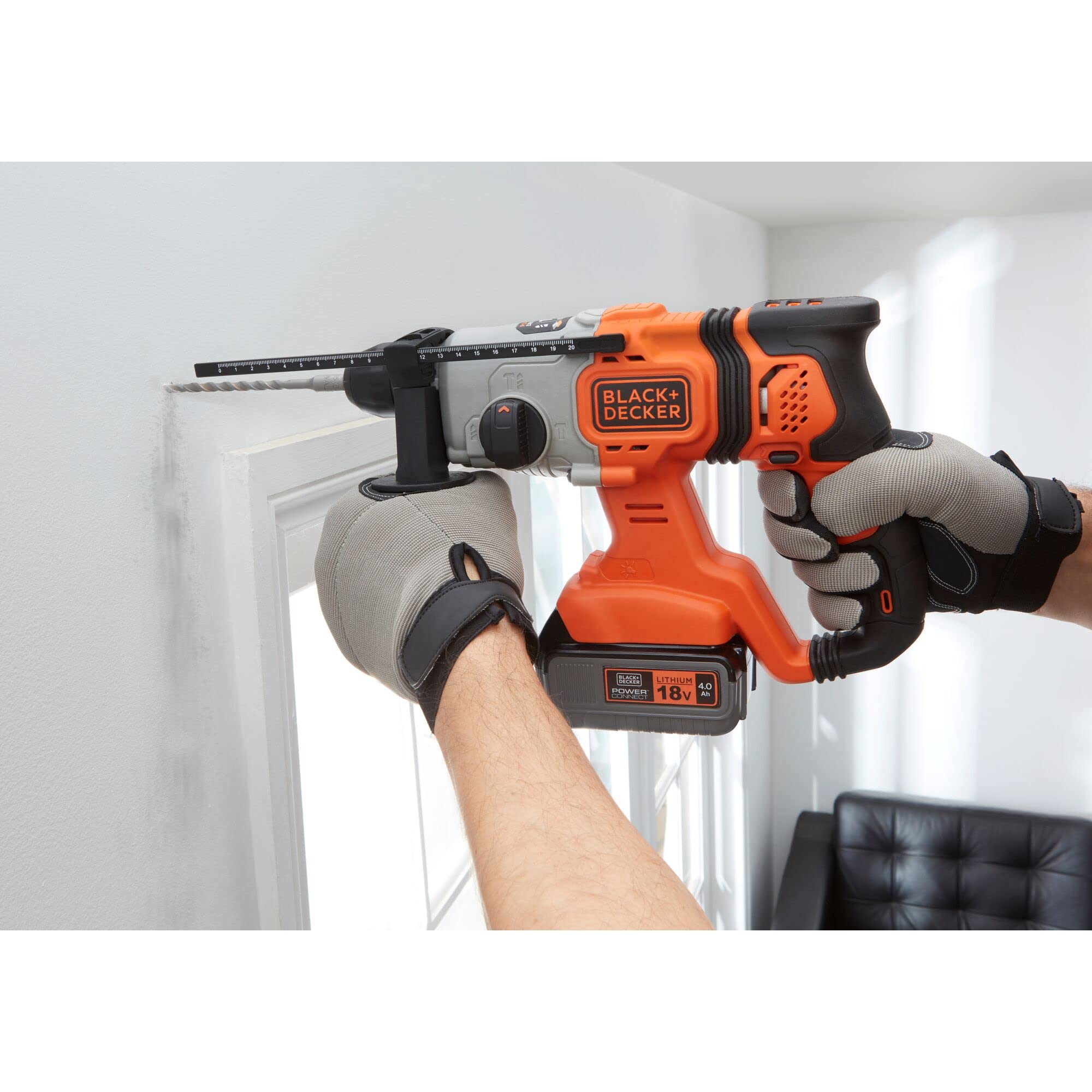 BLACK+DECKER Akku für Gartengeräte und Elektrowerkzeuge - 18 V/4,0Ah Li-Ion für alle 18 V/F5 Gartengeräte und Elektrowerkzeuge, BL4018