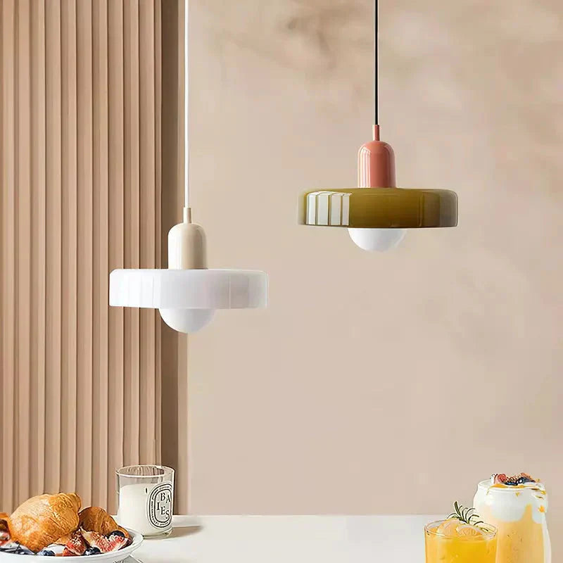 Rebolet | Bauhaus-Pendelleuchte aus farbigem Glas