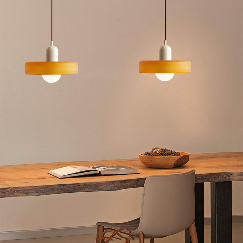Rebolet | Bauhaus-Pendelleuchte aus farbigem Glas