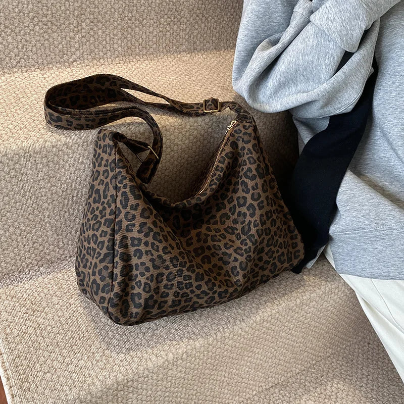 Leopelle Großes Leoparden-Print Schultertasche