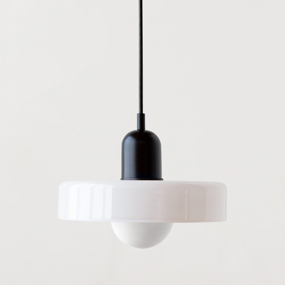 Rebolet | Bauhaus-Pendelleuchte aus farbigem Glas