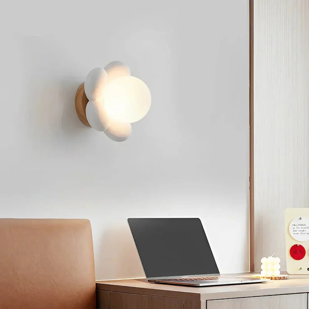Rebolet | FloraLux – Moderne Blumen-Wandleuchte LED cremefarben fürs Wohnzimmer