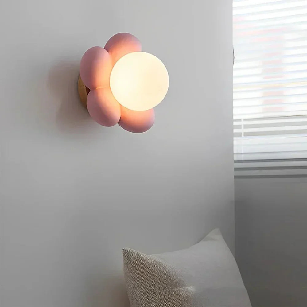 Rebolet | FloraLux – Moderne Blumen-Wandleuchte LED cremefarben fürs Wohnzimmer