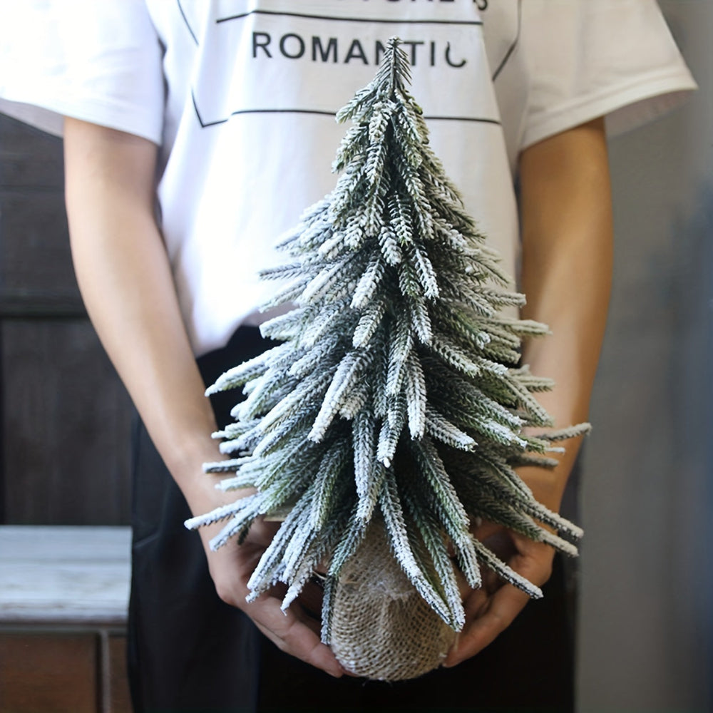 Weißer Mini Weihnachtsbaum, Tischdekoration, festlich