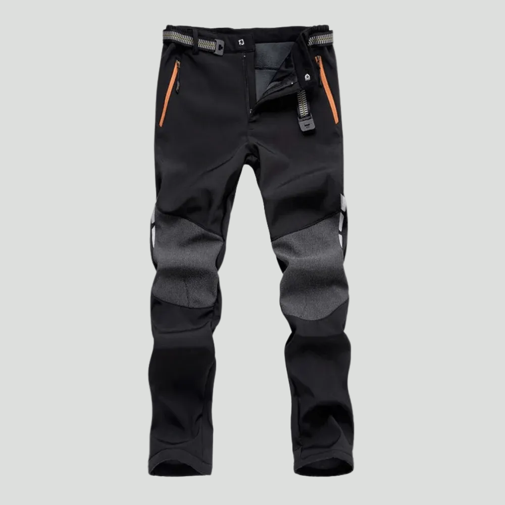 Isolierte Wanderhose – wasserabweisende Softshell für Kälte