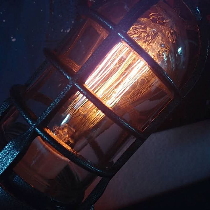 Rebolet | Steampunk-Rakete Tischlampe mit Flammenlicht