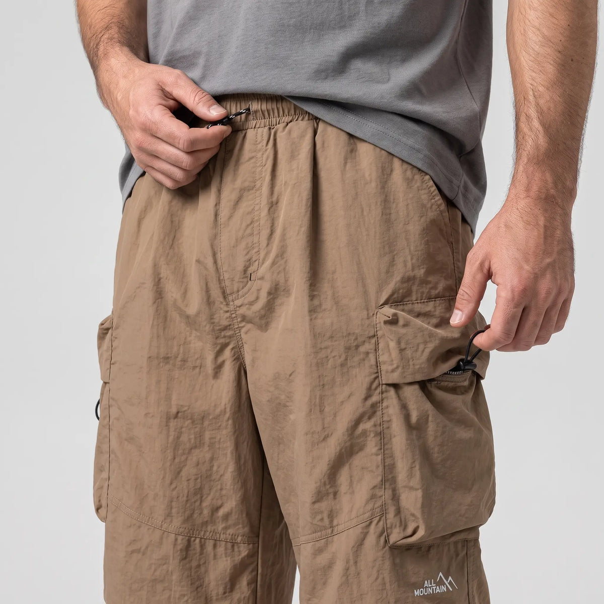 Herren Cargohose – weites Bein, Fallschirm-Stil mit Reißverschlusstaschen