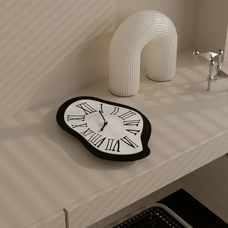 Rebolet| Surrealistische Wanduhr | Künstlerisches Numeral Design
