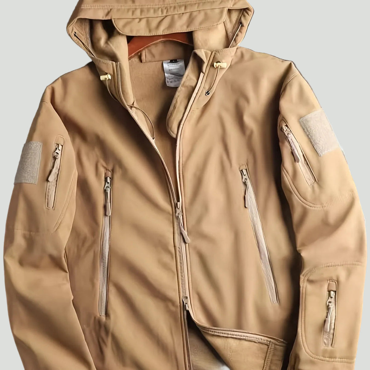 Herren Outdoor-Jacke mit Kapuze – leichte Zip-Schicht für aktiven Einsatz