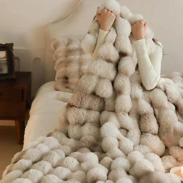 Rebolet | VeluLuxe – Tragbare Winter Kuscheldecke Kunstfell – Weich & stilvoll für Sofa & Reisen