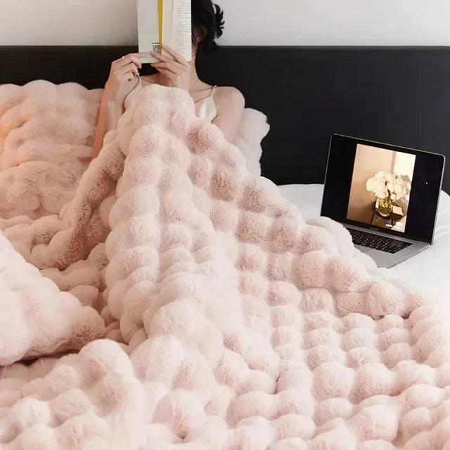 Rebolet | VeluLuxe – Tragbare Winter Kuscheldecke Kunstfell – Weich & stilvoll für Sofa & Reisen