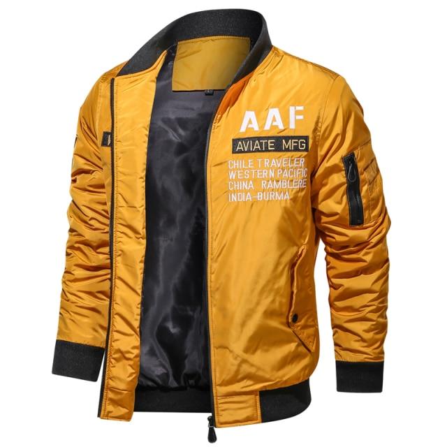 Bomberjacke im Militarylook