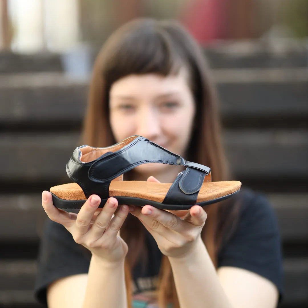 Emi and June | OrthoSun - ergonomische Schmerzlinderungs-Sandalen